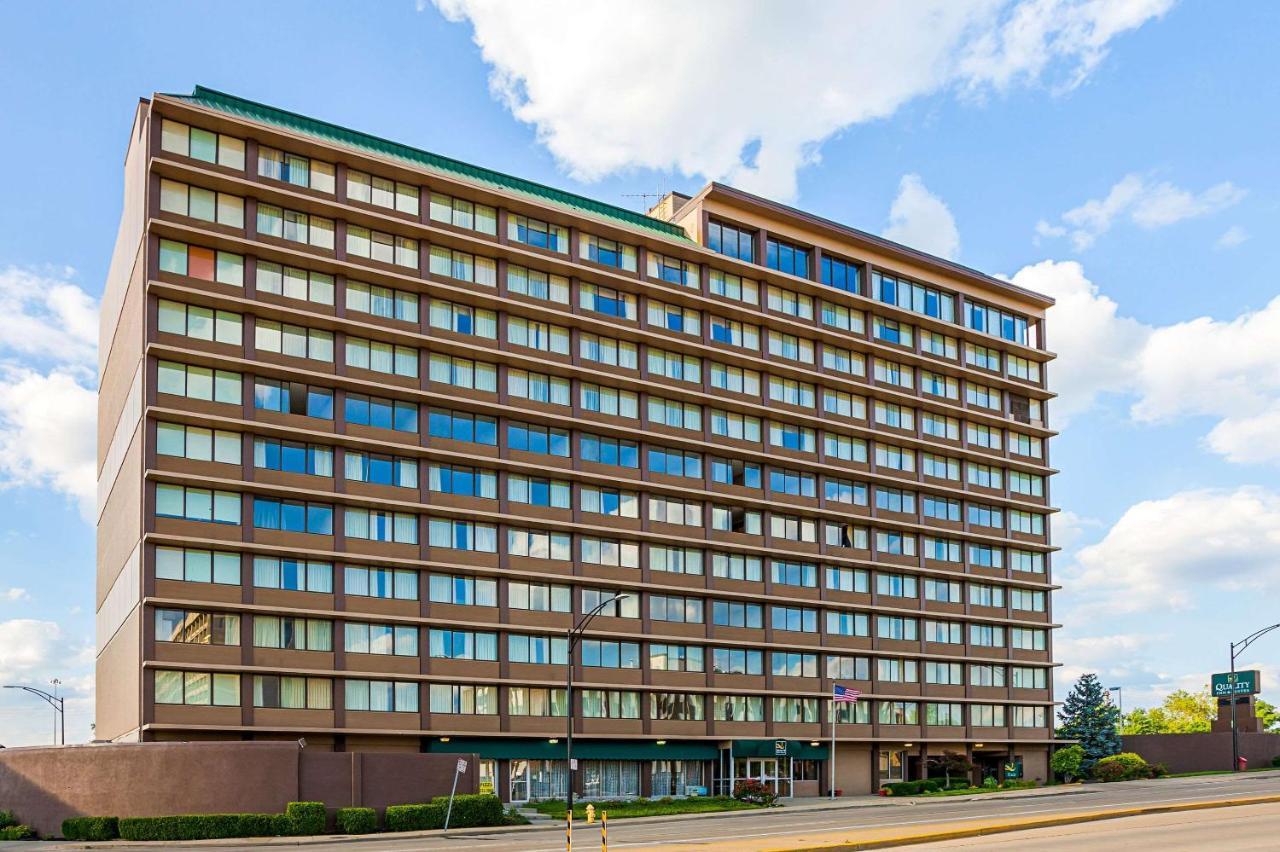 Quality Inn & Suites Cincinnati Exterior foto