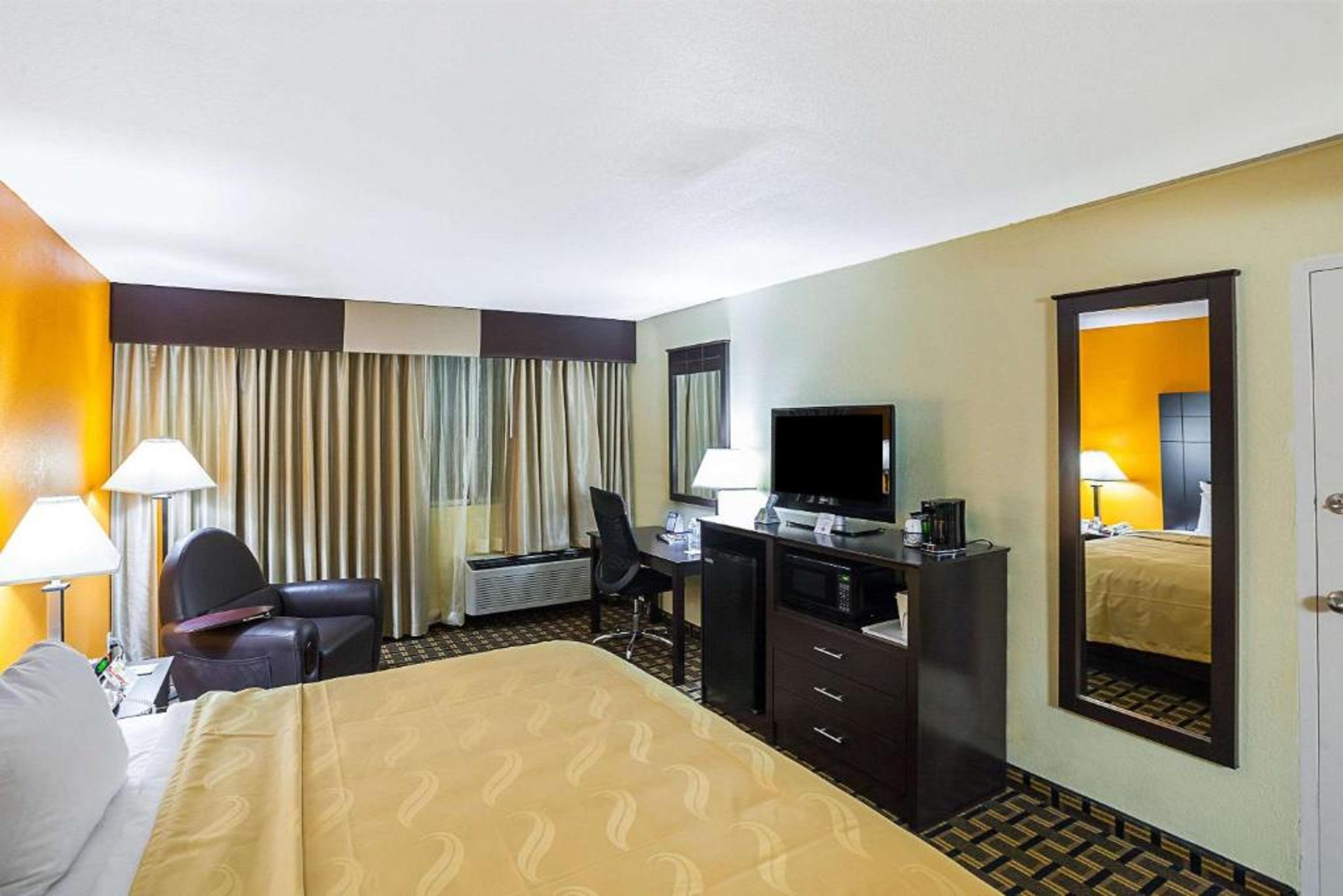 Quality Inn & Suites Cincinnati Exterior foto