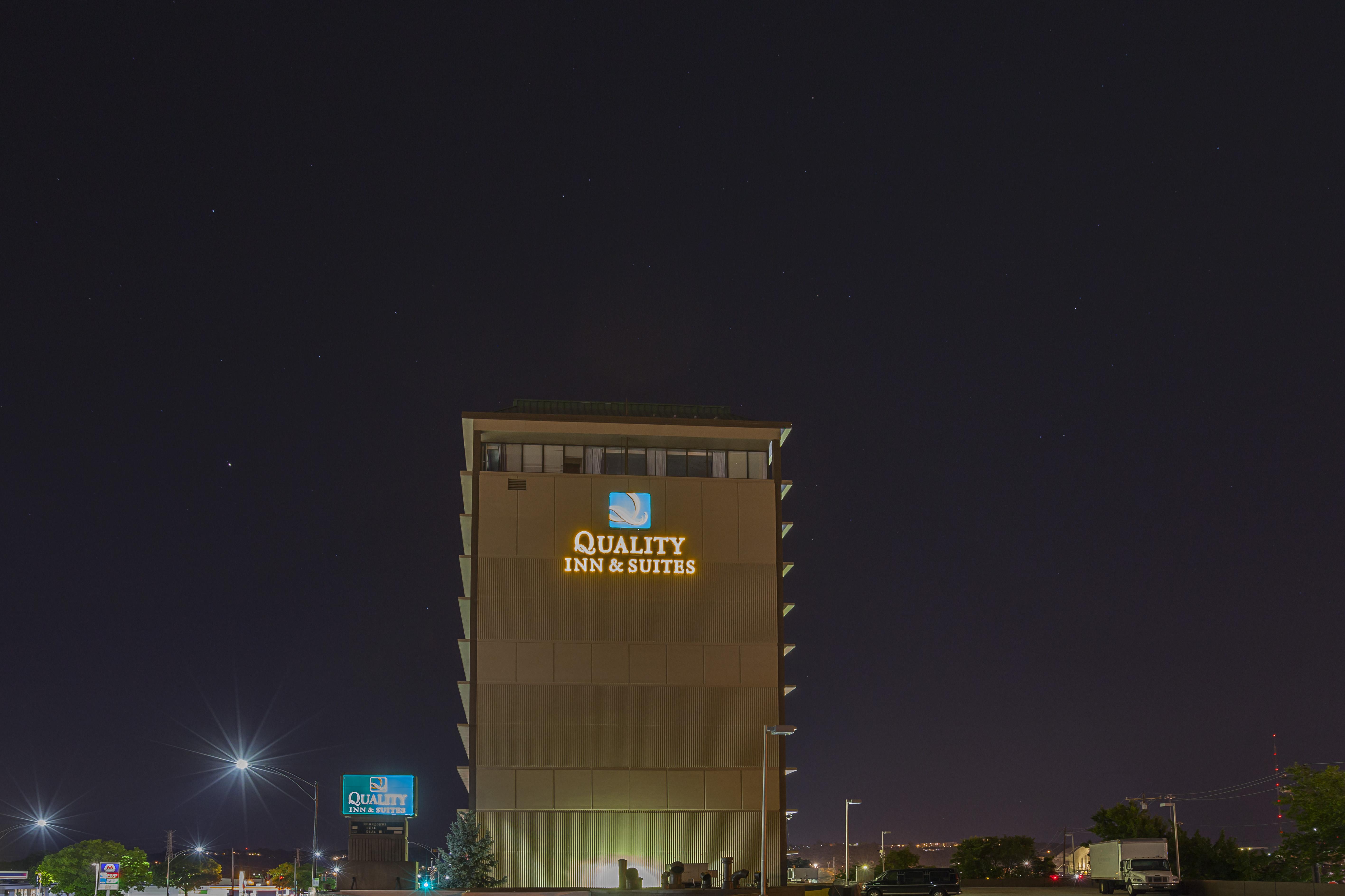 Quality Inn & Suites Cincinnati Exterior foto