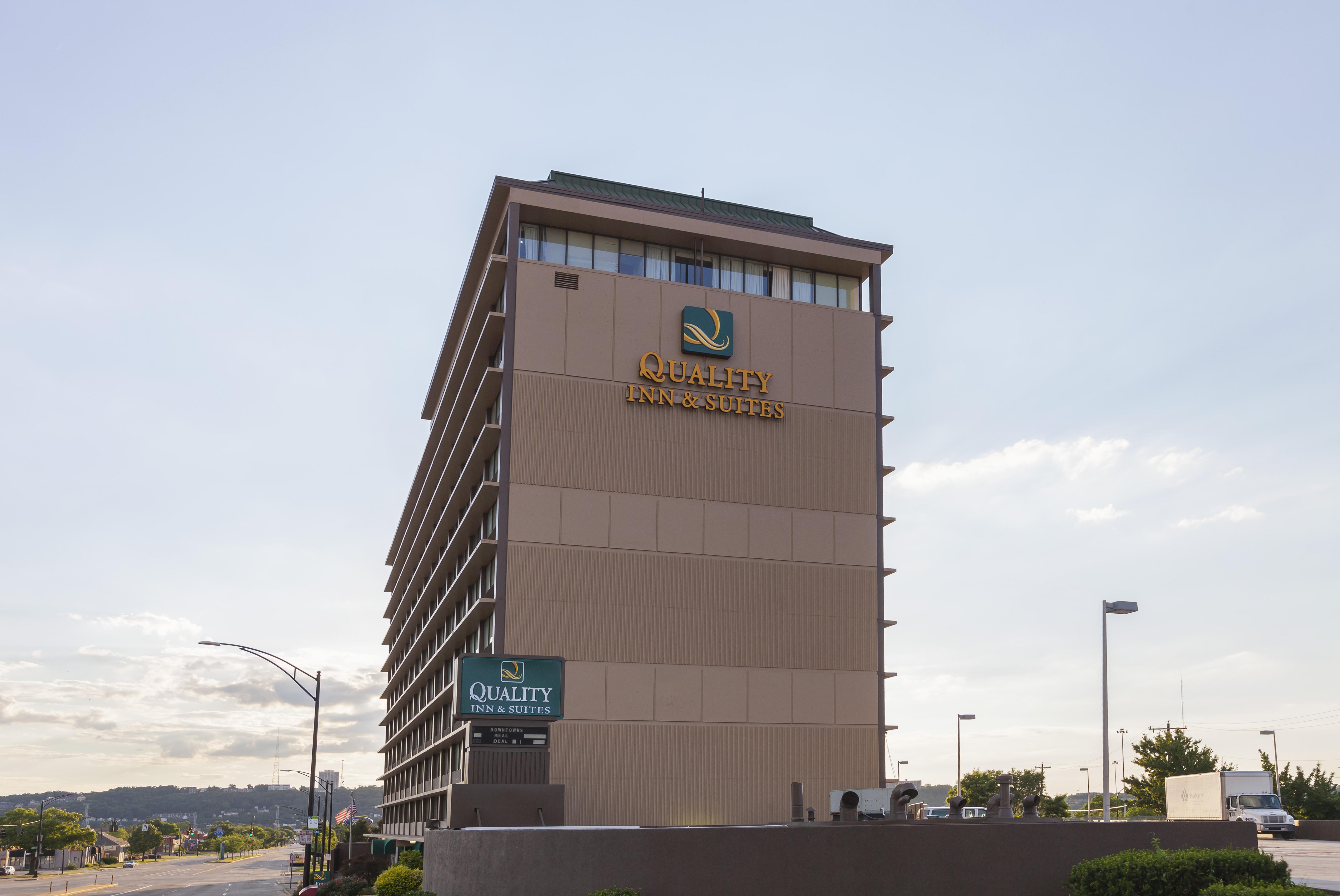 Quality Inn & Suites Cincinnati Exterior foto