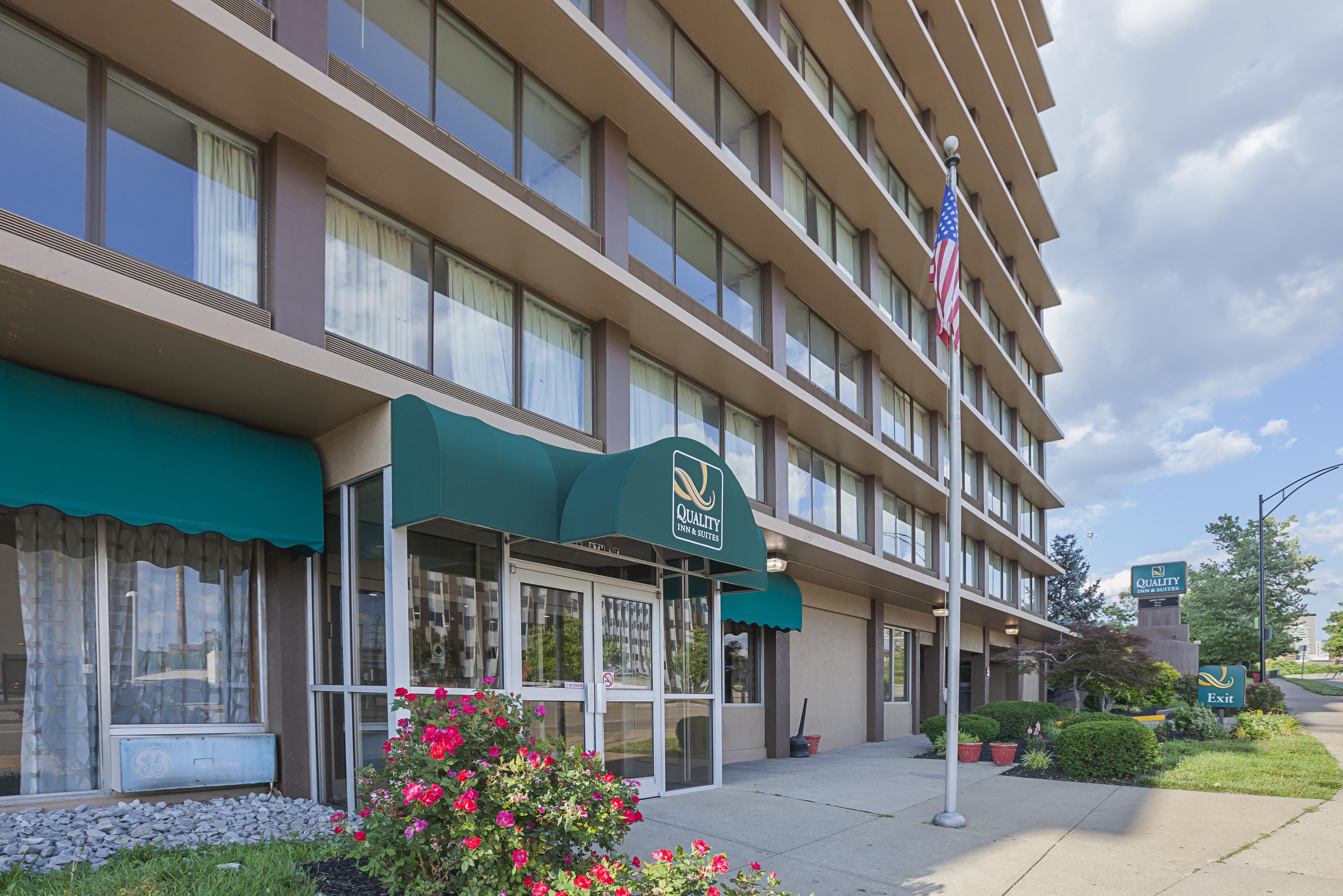 Quality Inn & Suites Cincinnati Exterior foto