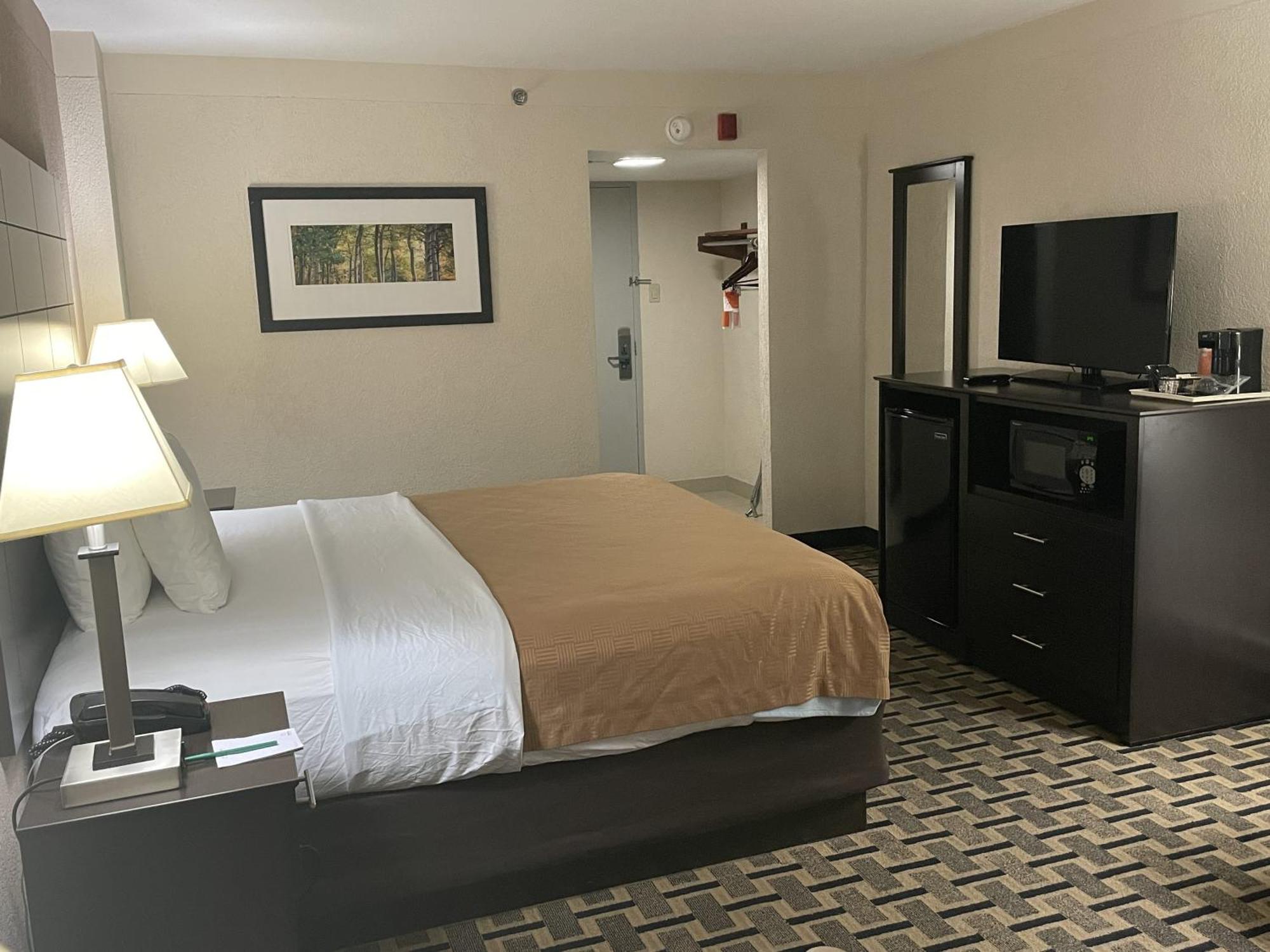Quality Inn & Suites Cincinnati Exterior foto