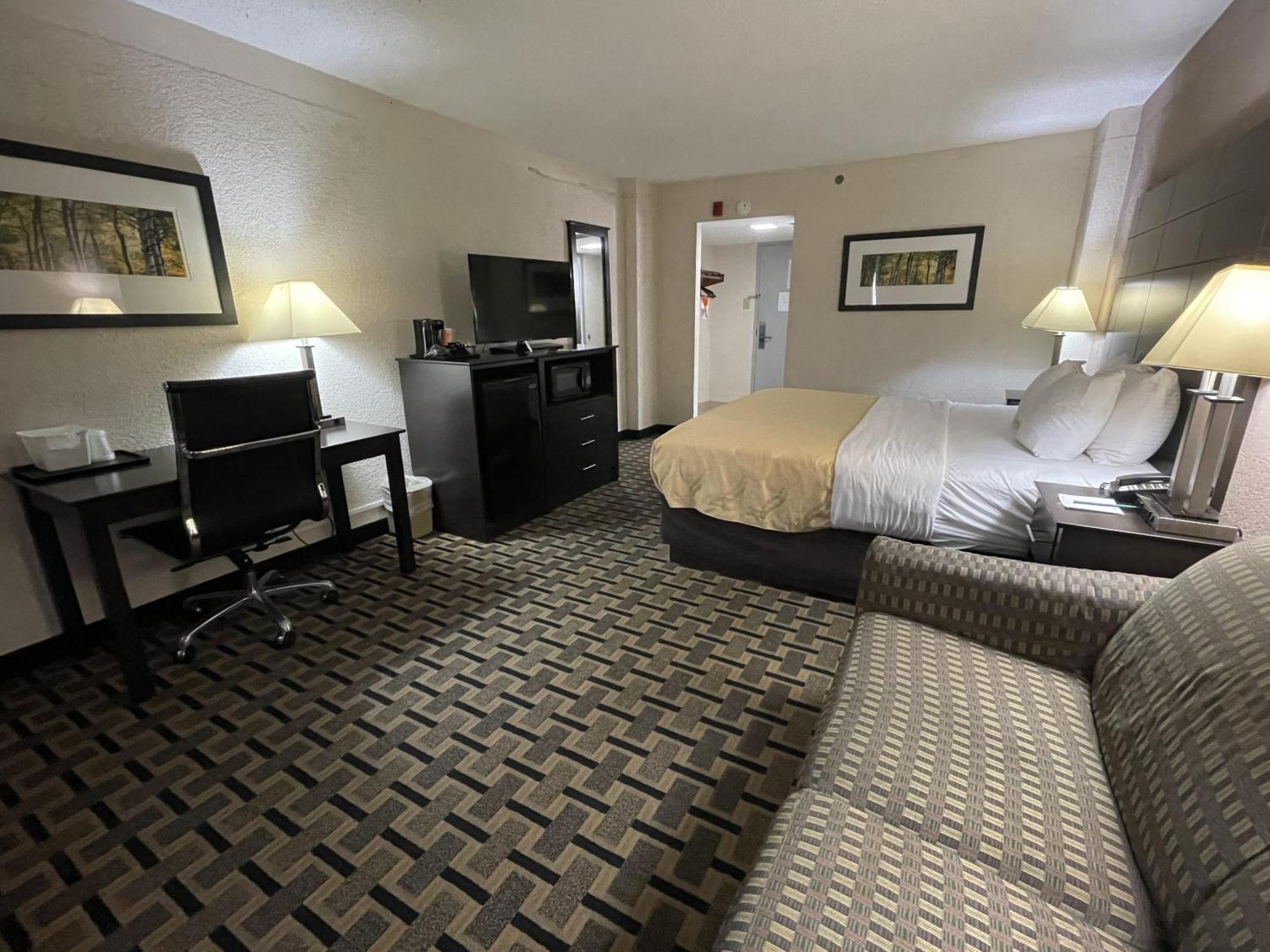 Quality Inn & Suites Cincinnati Exterior foto