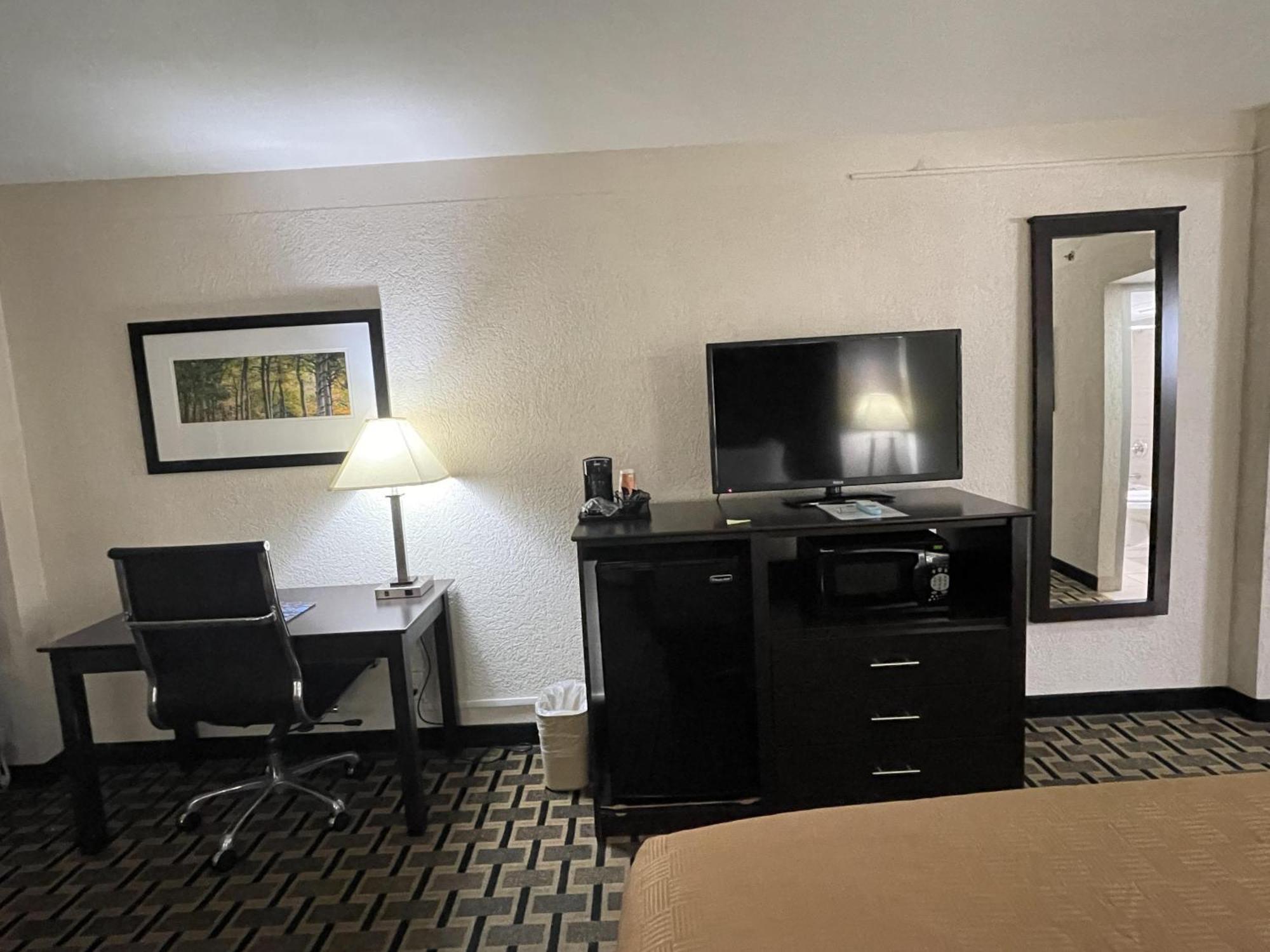 Quality Inn & Suites Cincinnati Exterior foto